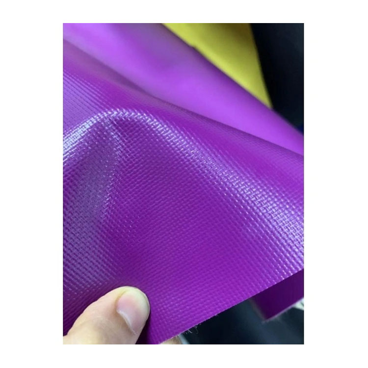 Qu'est-ce que le PVC Tarpaulin et quels sont ses avantages?